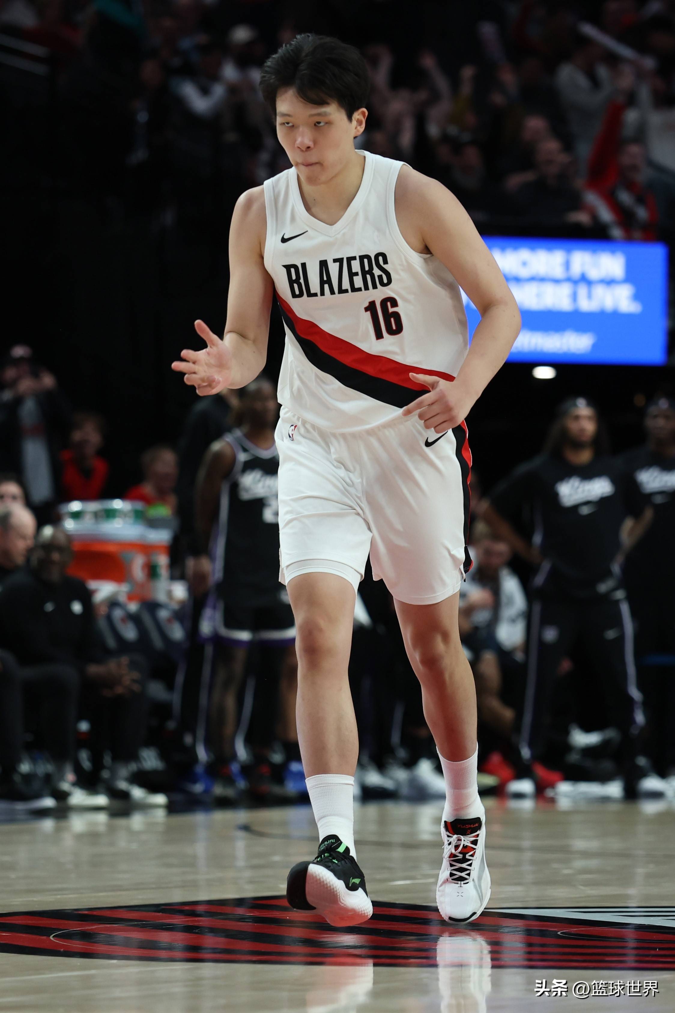 布鲁克林篮网迎CBA常规赛关键赛，转会期战术微调，话题不断，数据趋势出现新变化