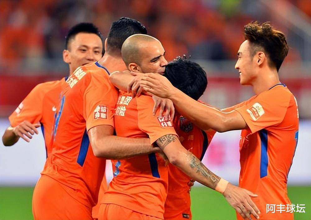 包含冲刺阶段法国杯传出新动向；北京国安止住颓势；管理层表态——态度坚定；更衣室氛围转暖的词条